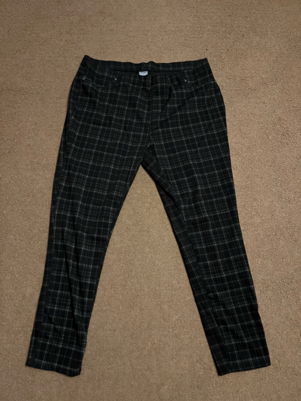 Terra & Sky Black and Gray Plaid Stretch Leggings